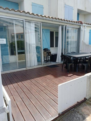 APPARTEMENT BORD DE MER